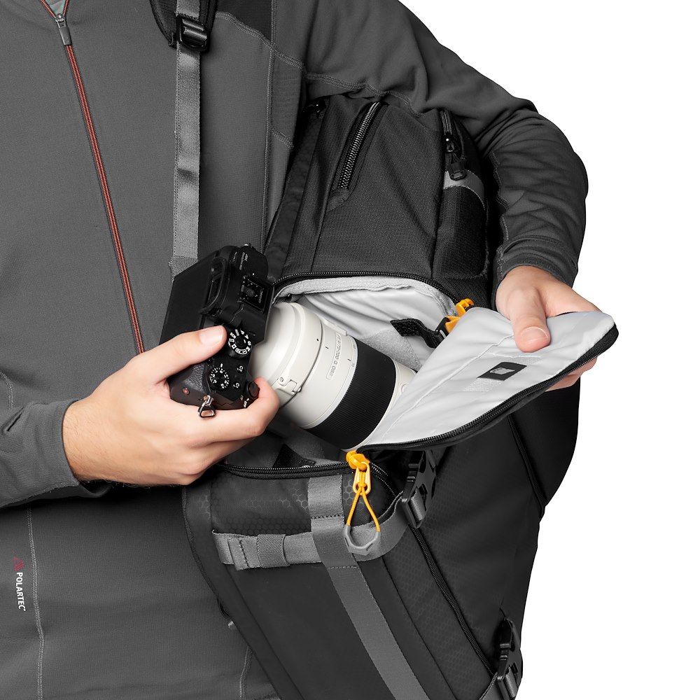 camera-backpack-lowepro-fastpack-bp-250-aw-iii-lp37333-pww-quickdoor-stage1-rgb